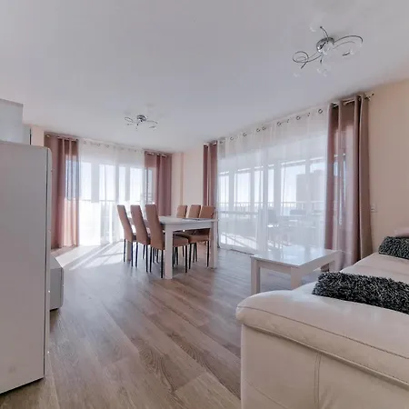 Sea Apartment *